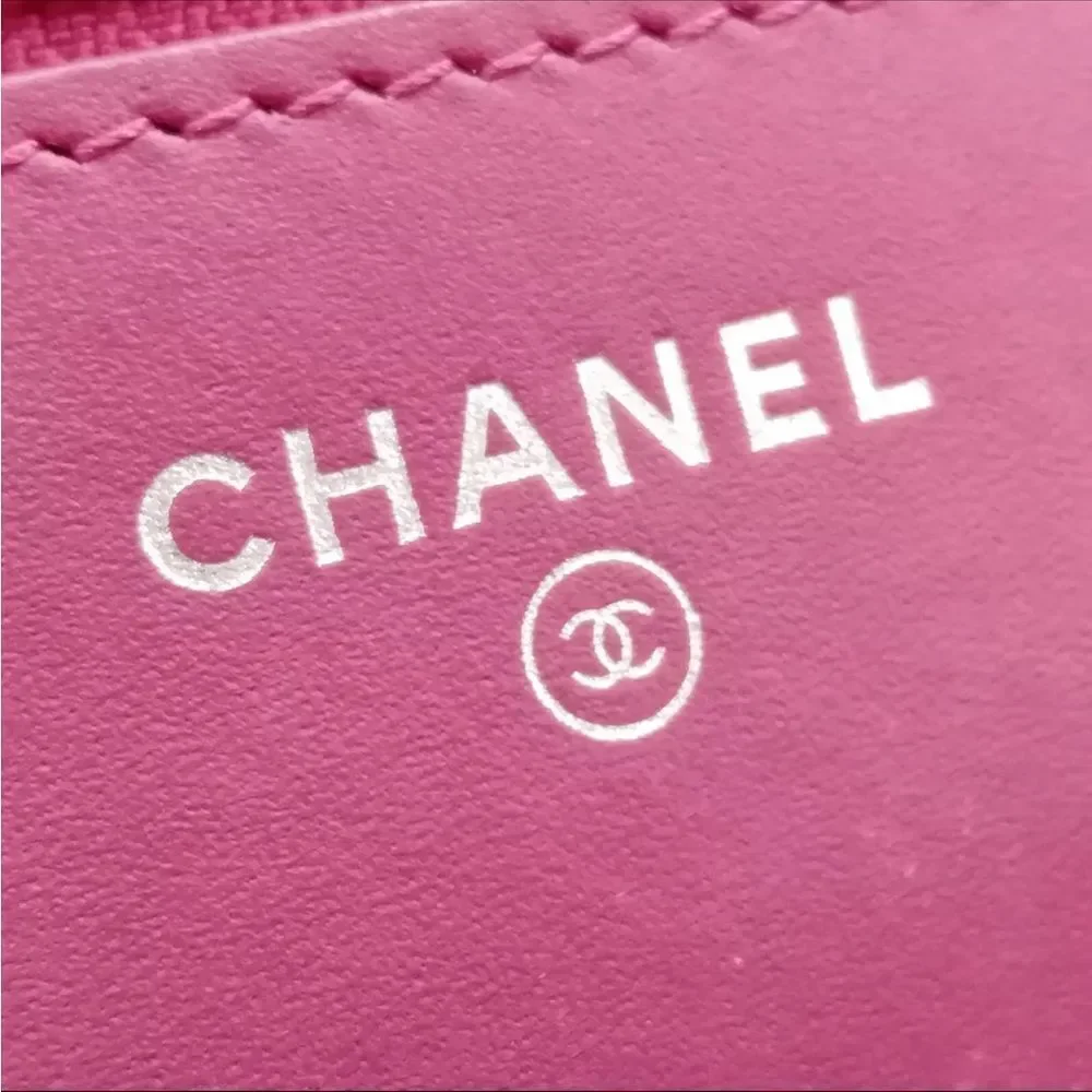 Auth Chanel Brilliant Pink Quilted Patent Leather Wallet on Chain (WOC) Clutch